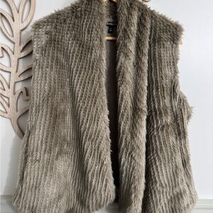 Express Women's Faux Fur Vest - Taupe